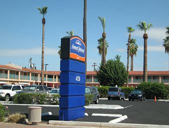 HOWARD JOHNSON PHOENIX AIRPORT (PHX)